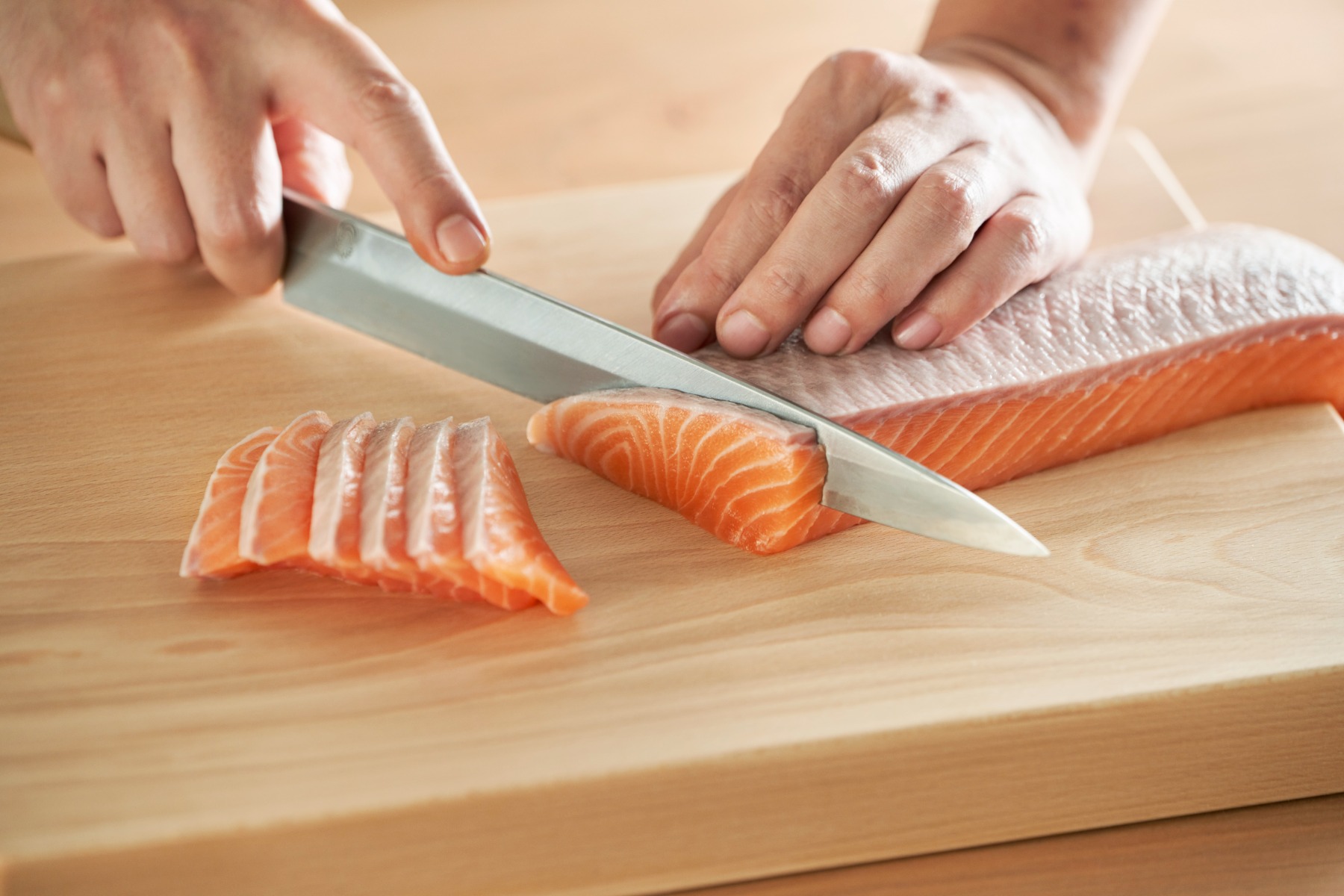 how-to-cut-salmon-for-sushi-1695885027 